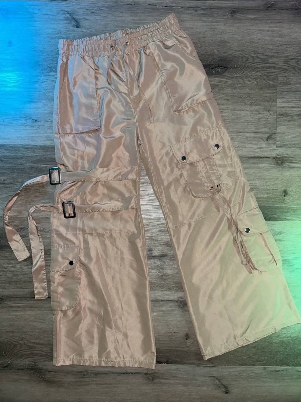 Pretty Little Thing Petite Wide-Leg Tan/Beige Cargo Pants